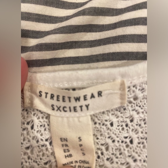 Streetwear society shoulders shirt - Picture 2 of 3